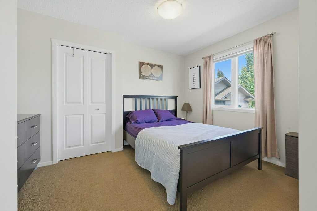 98 Elgin Meadows Circle SE