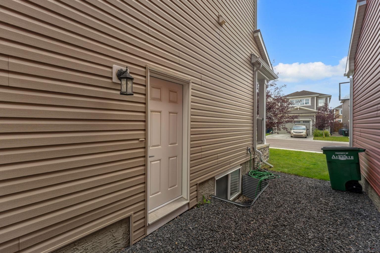 121 Osborne Common SW