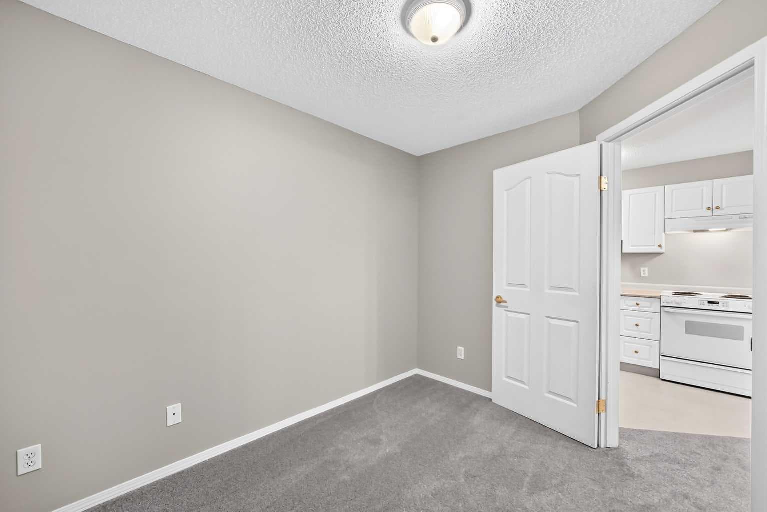 3337, 6818 Pinecliff Grove NE
