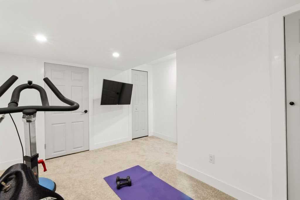 3909 Point Mckay Road NW