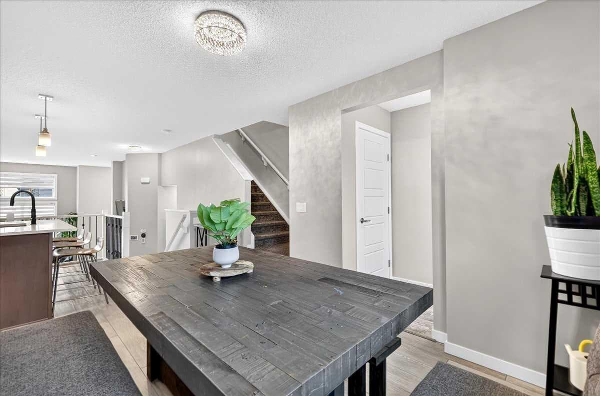 25 Masters Street SE