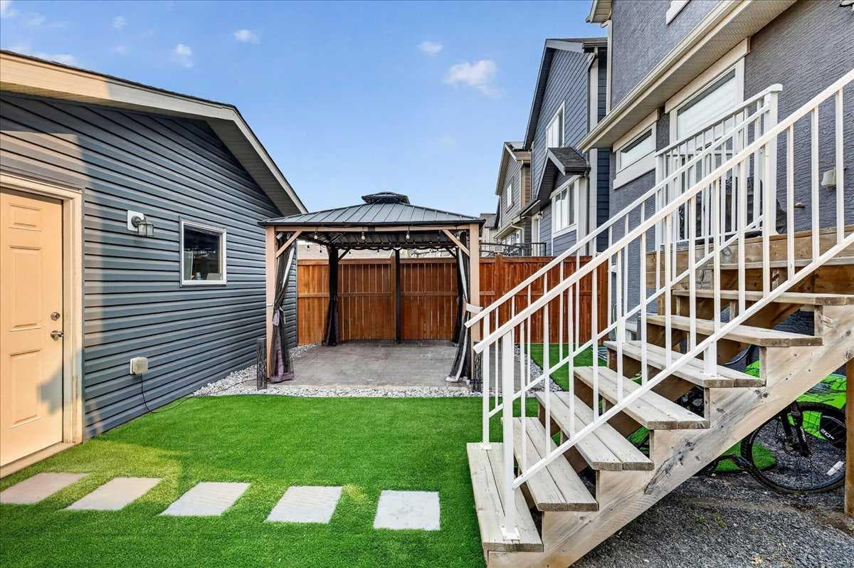 25 Masters Street SE