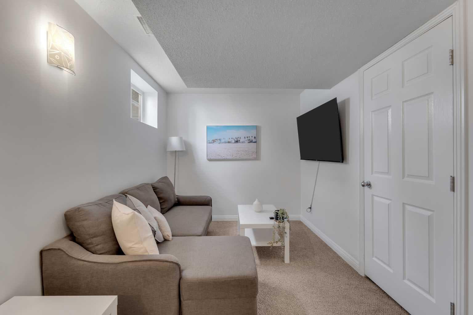1707 23 Avenue SW