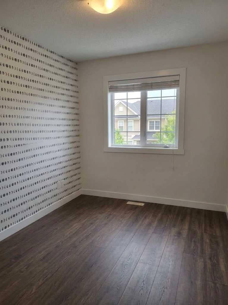153 Rainbow Falls Manor W