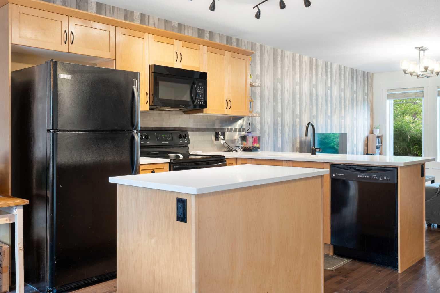 153 Rainbow Falls Manor W