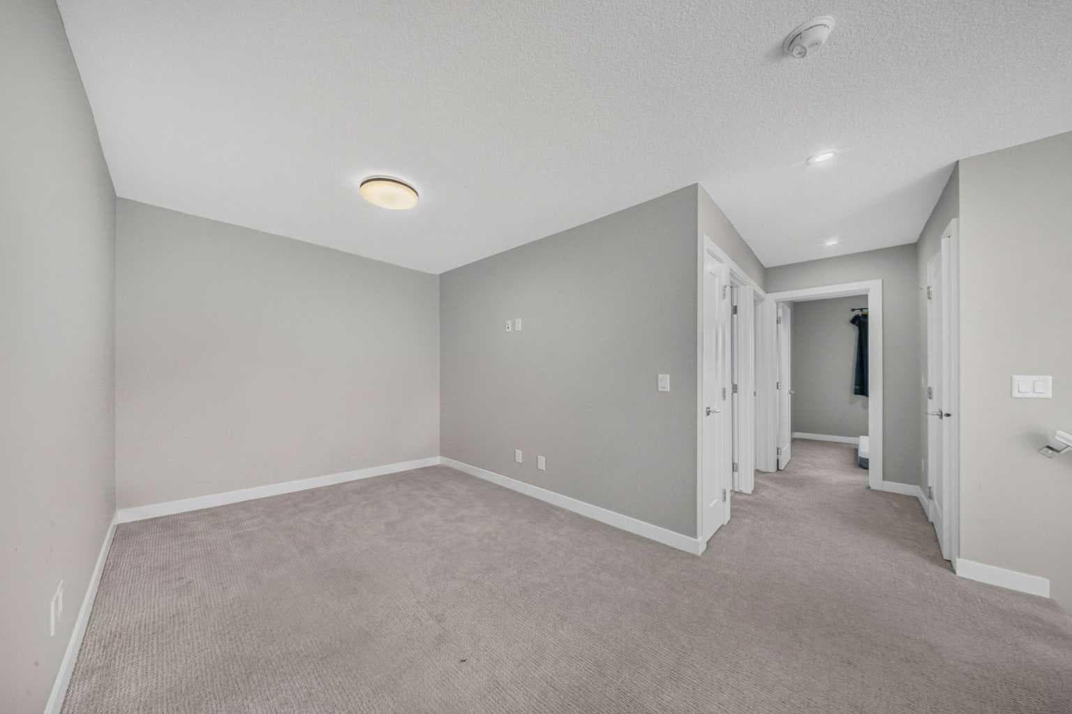 1044 West Lakeview Drive 
