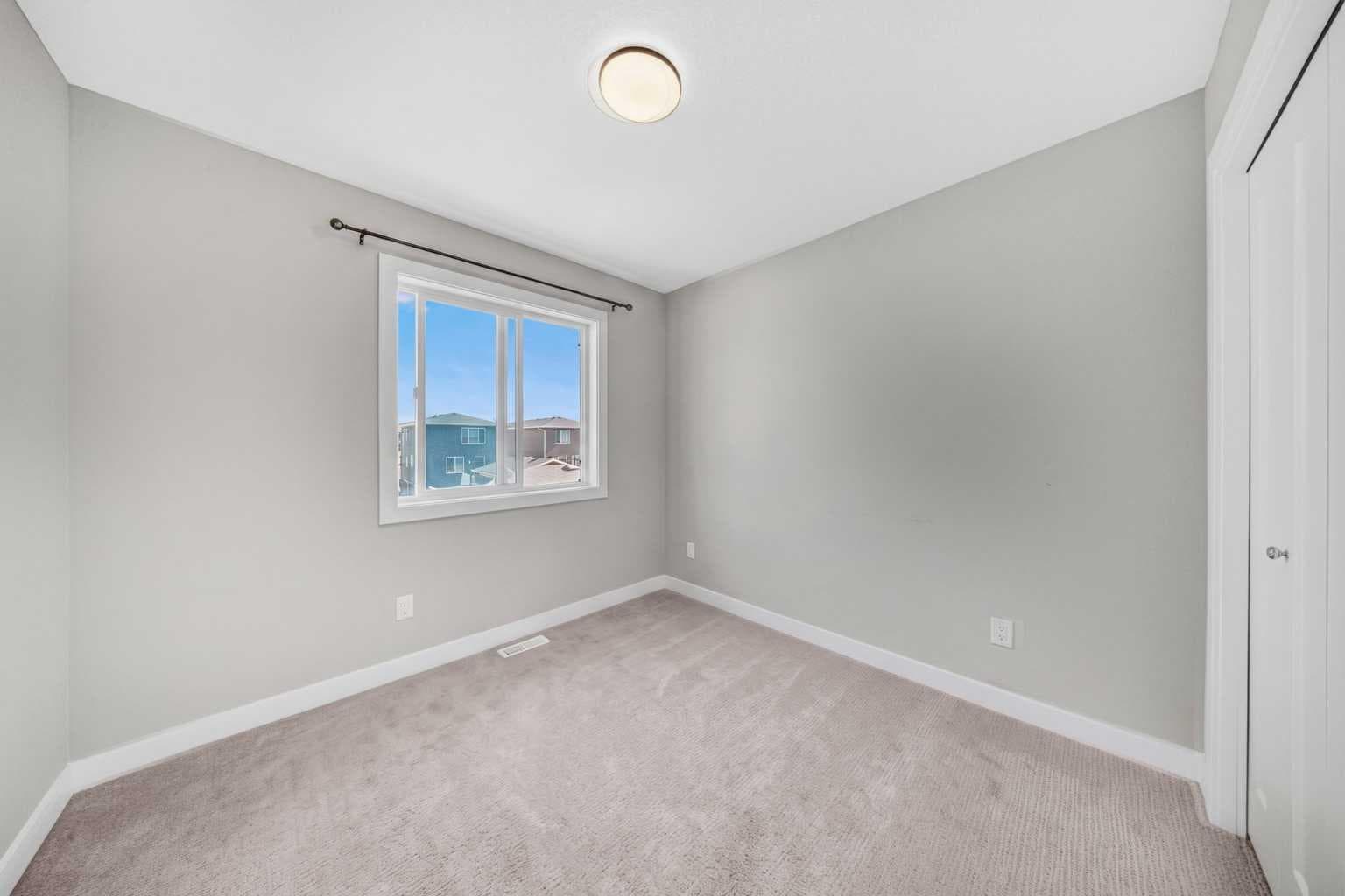 1044 West Lakeview Drive 