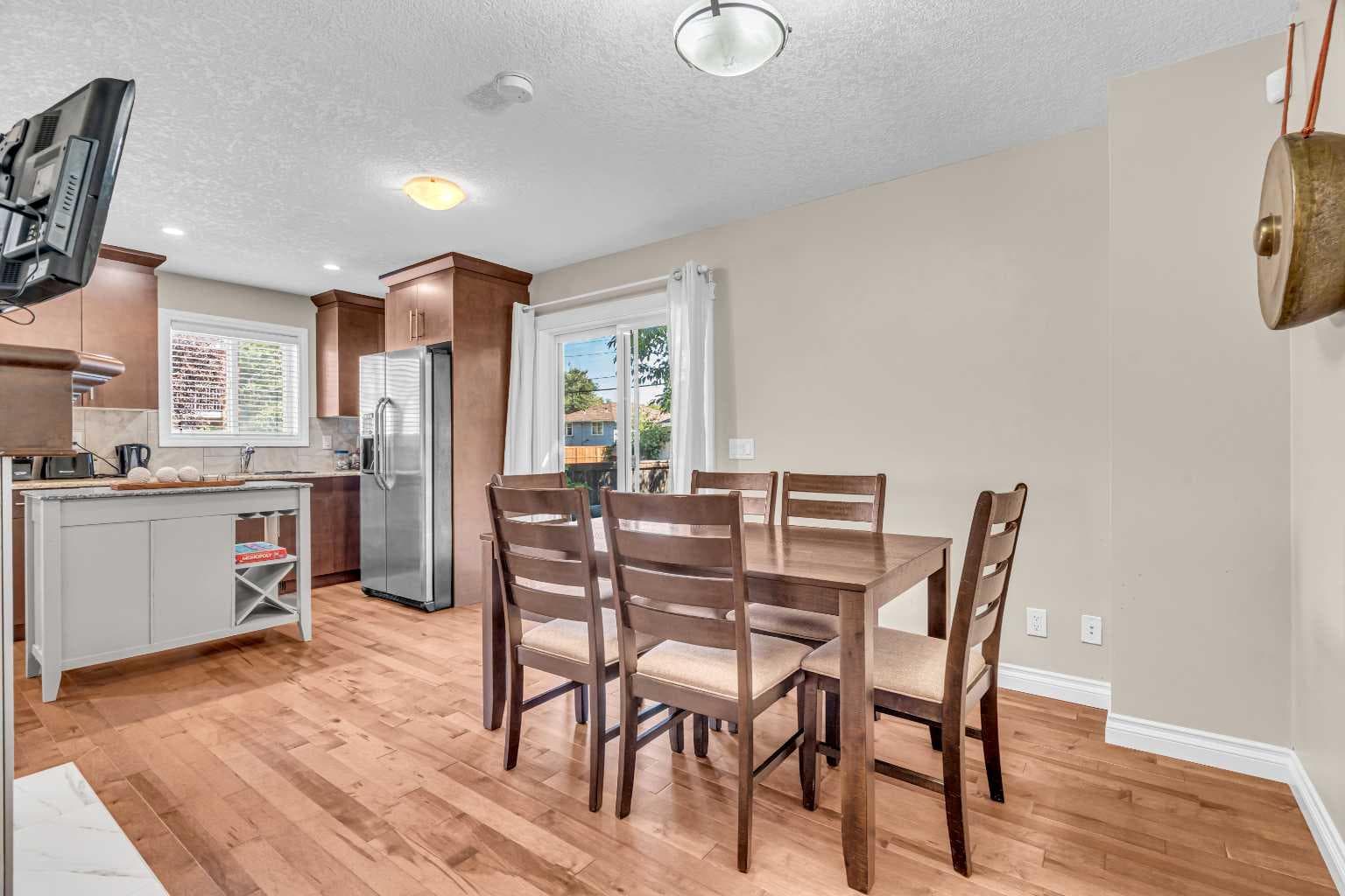 2, 821 Mcdougall Road NE