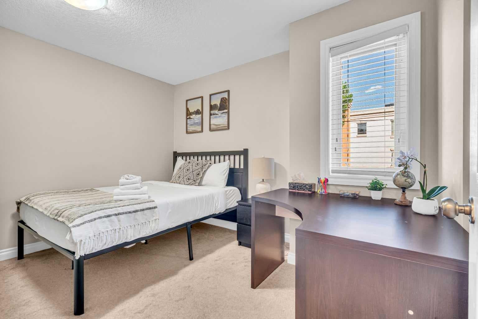 2, 821 Mcdougall Road NE