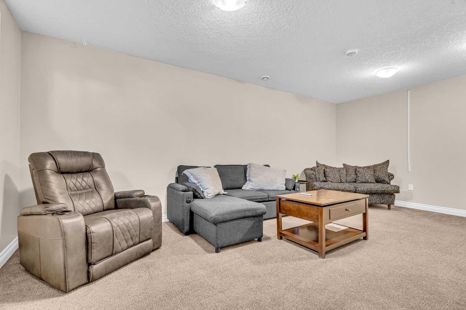 2, 821 Mcdougall Road NE