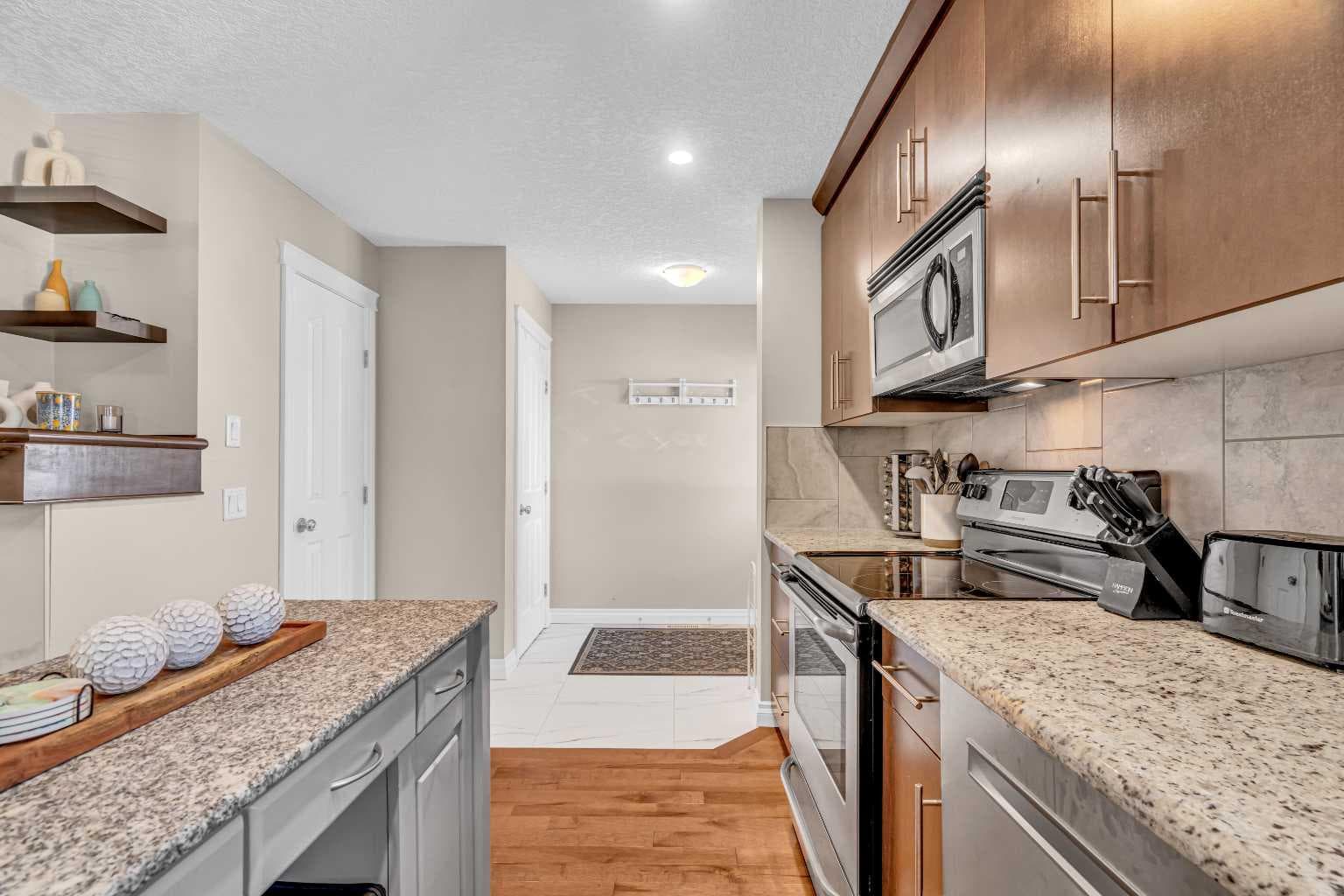 2, 821 Mcdougall Road NE