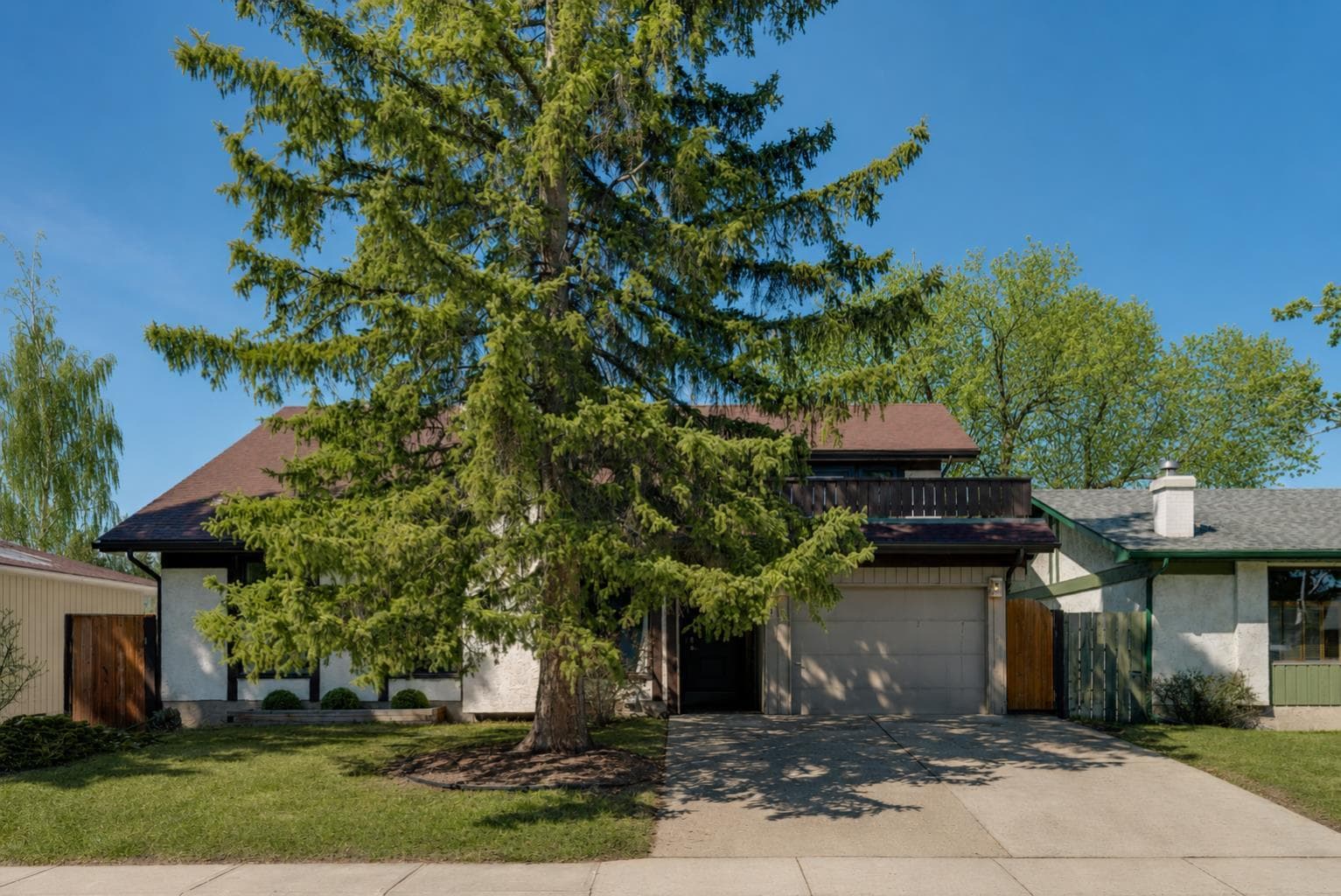 12 Oakvale Place SW