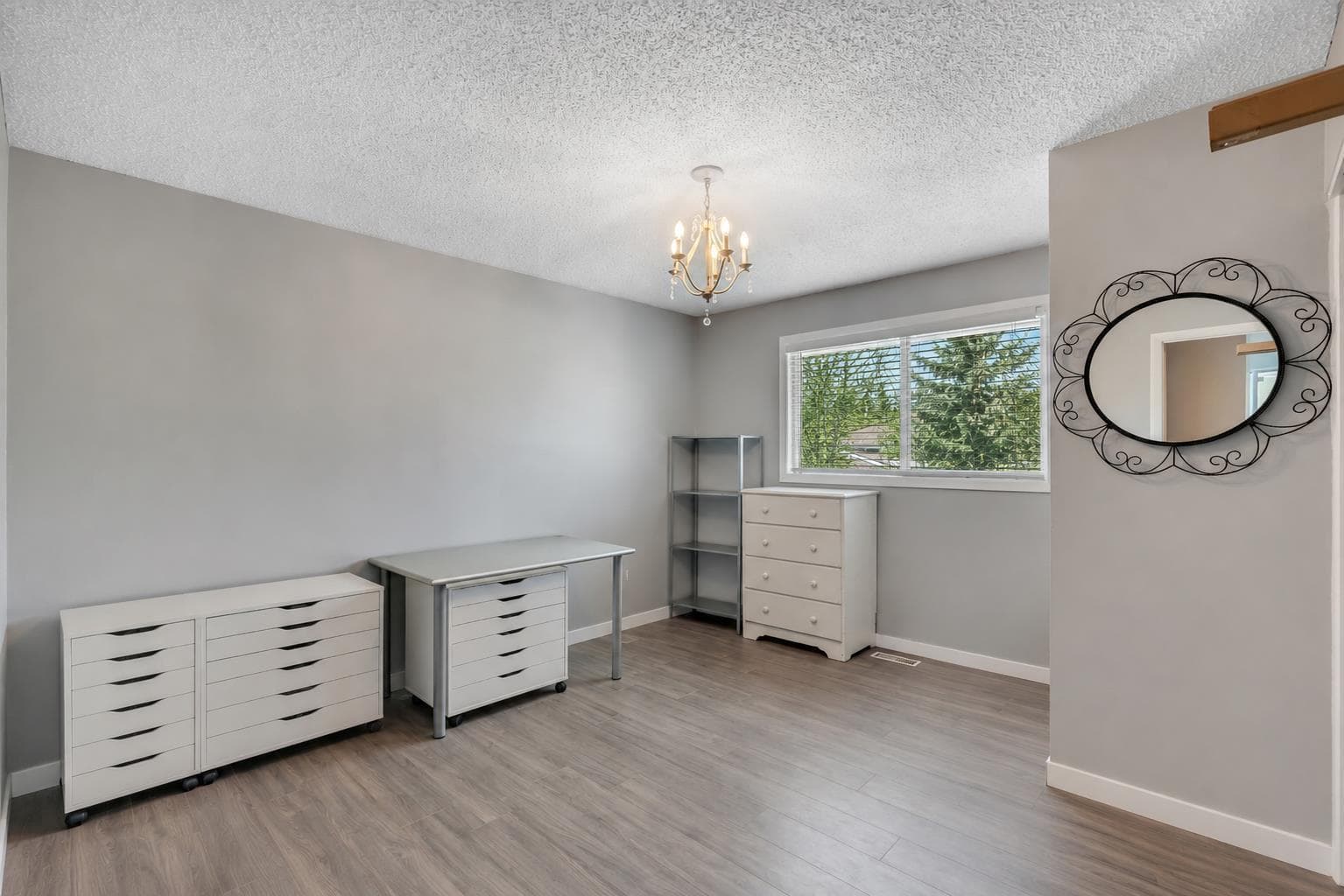 12 Oakvale Place SW