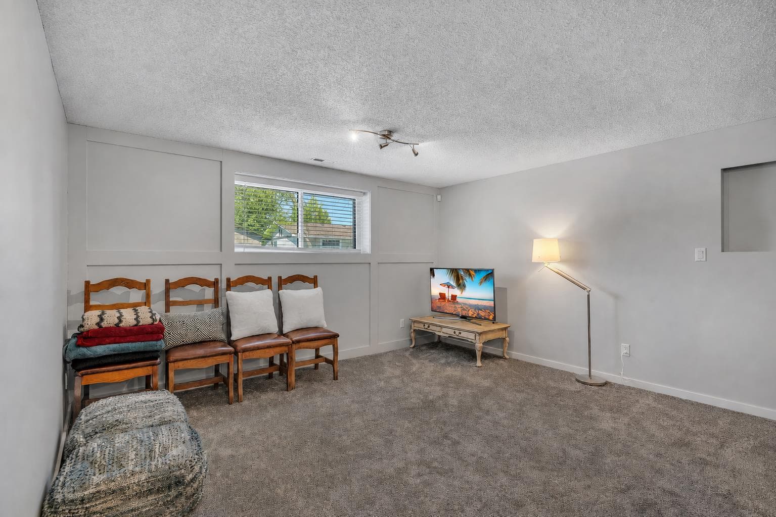 12 Oakvale Place SW