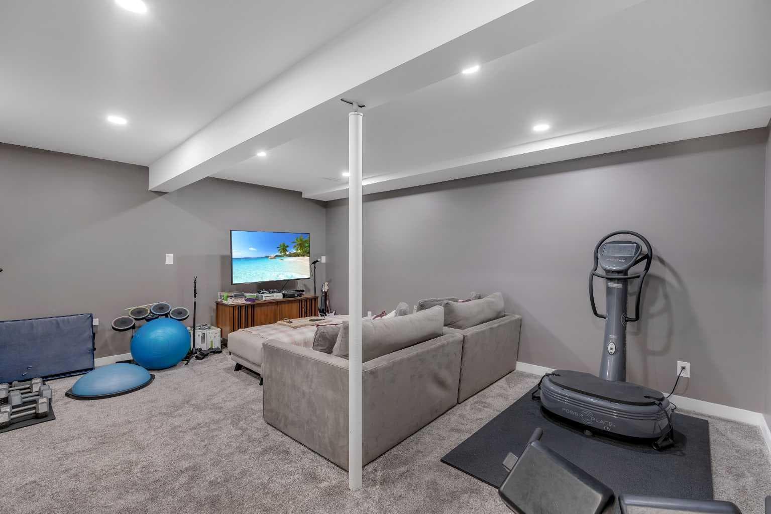 12 Oakvale Place SW