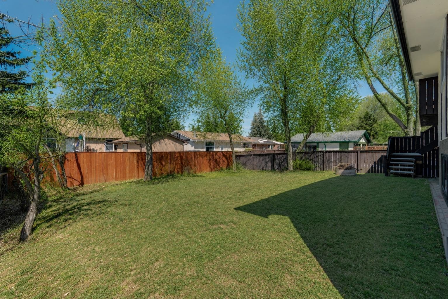 12 Oakvale Place SW