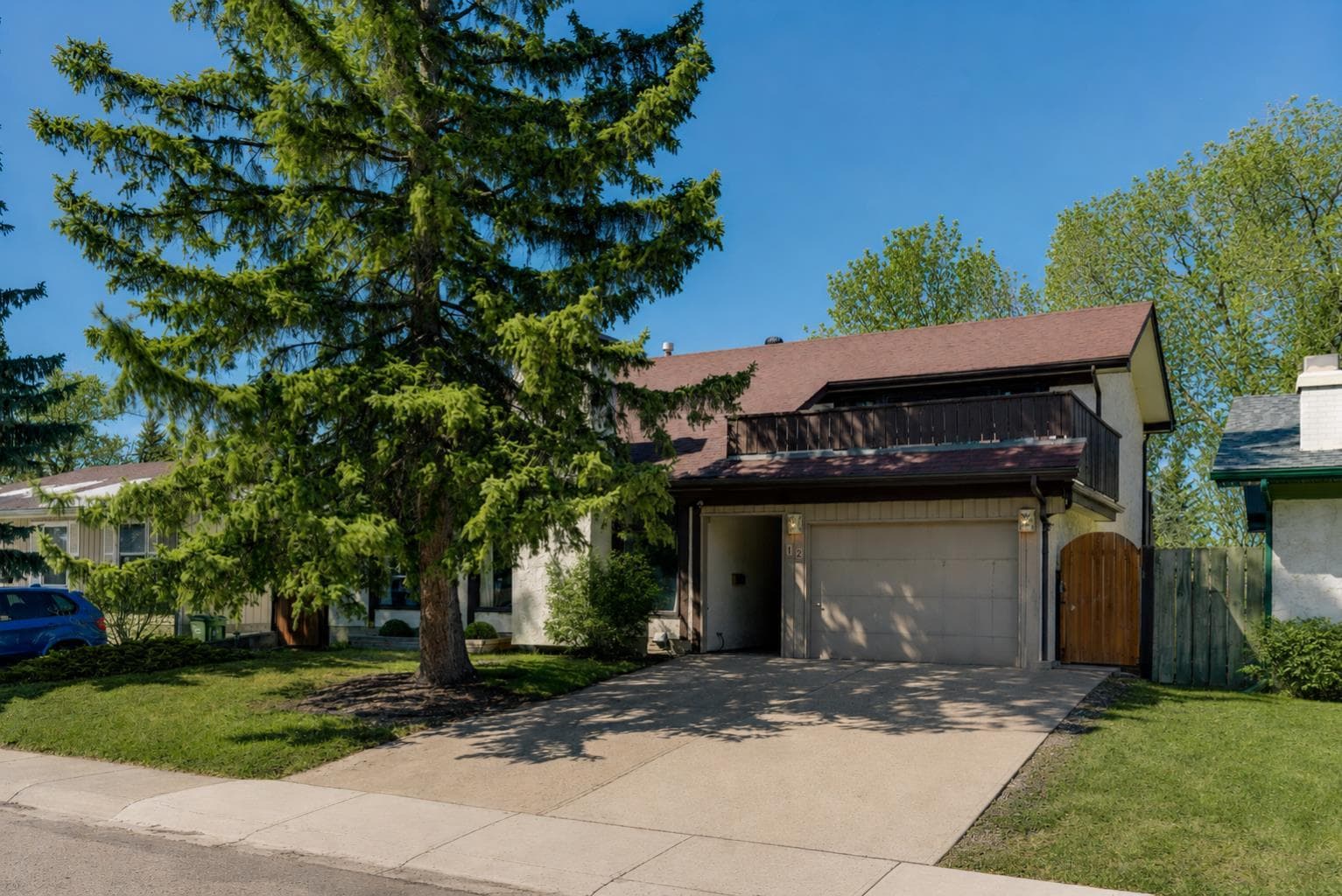 12 Oakvale Place SW
