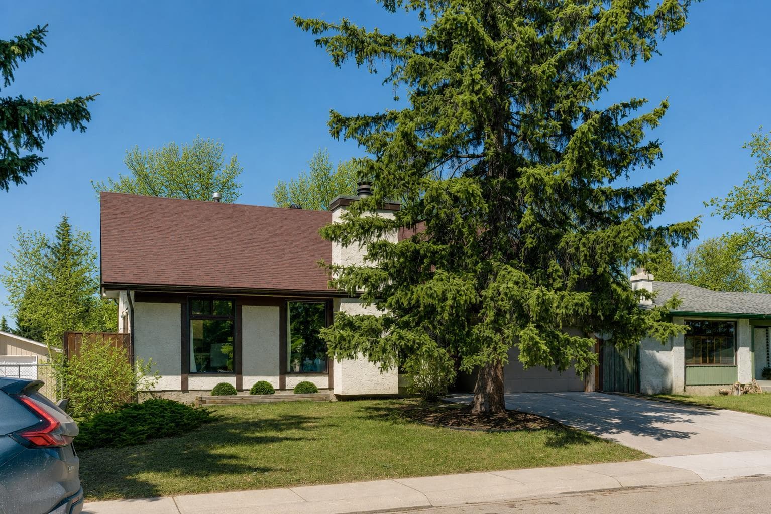 12 Oakvale Place SW