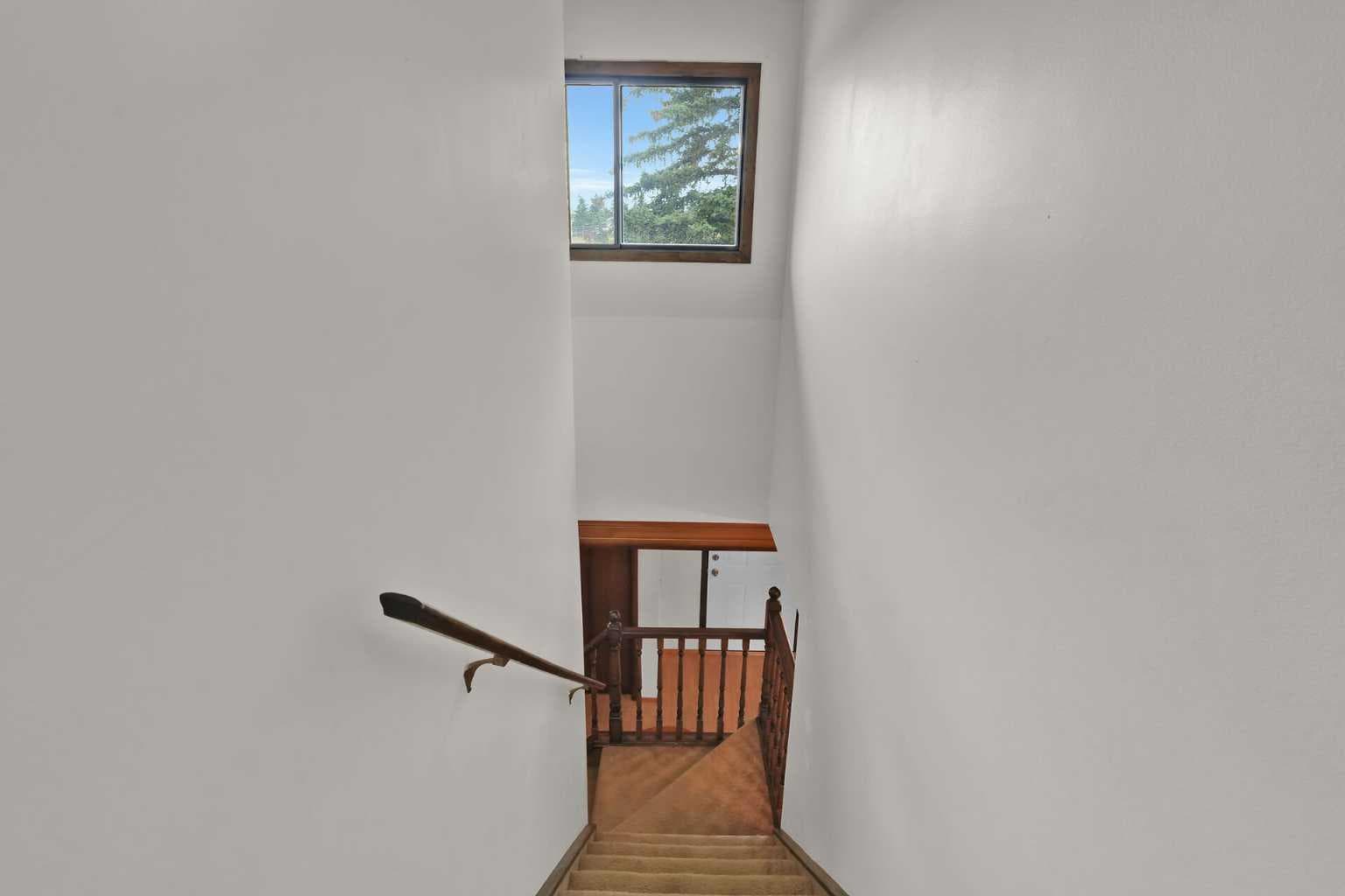 60 Beddington Drive NE