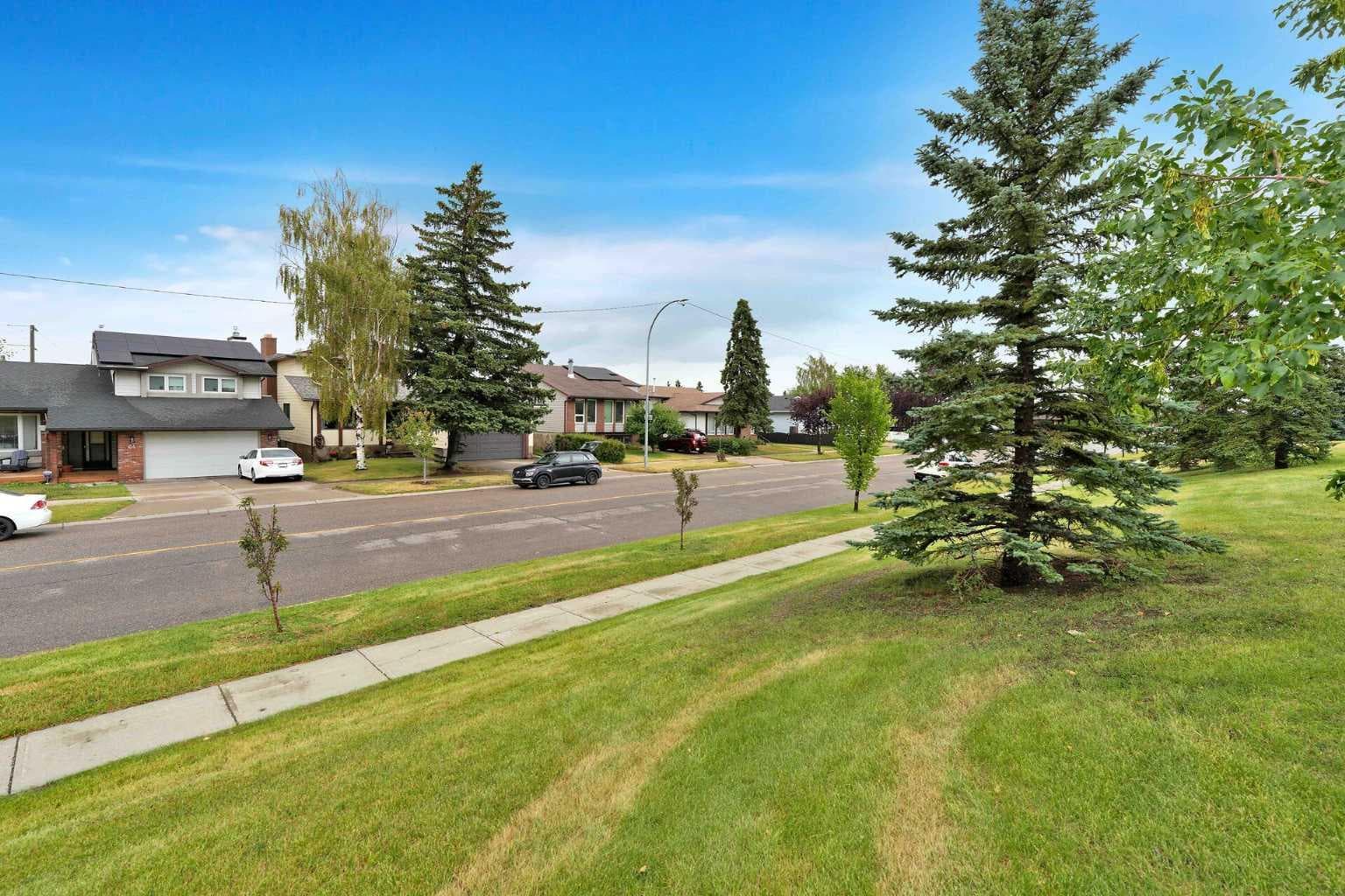 60 Beddington Drive NE