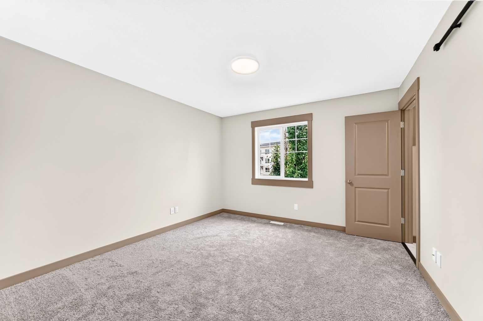 321 Skyview Ranch Drive NE