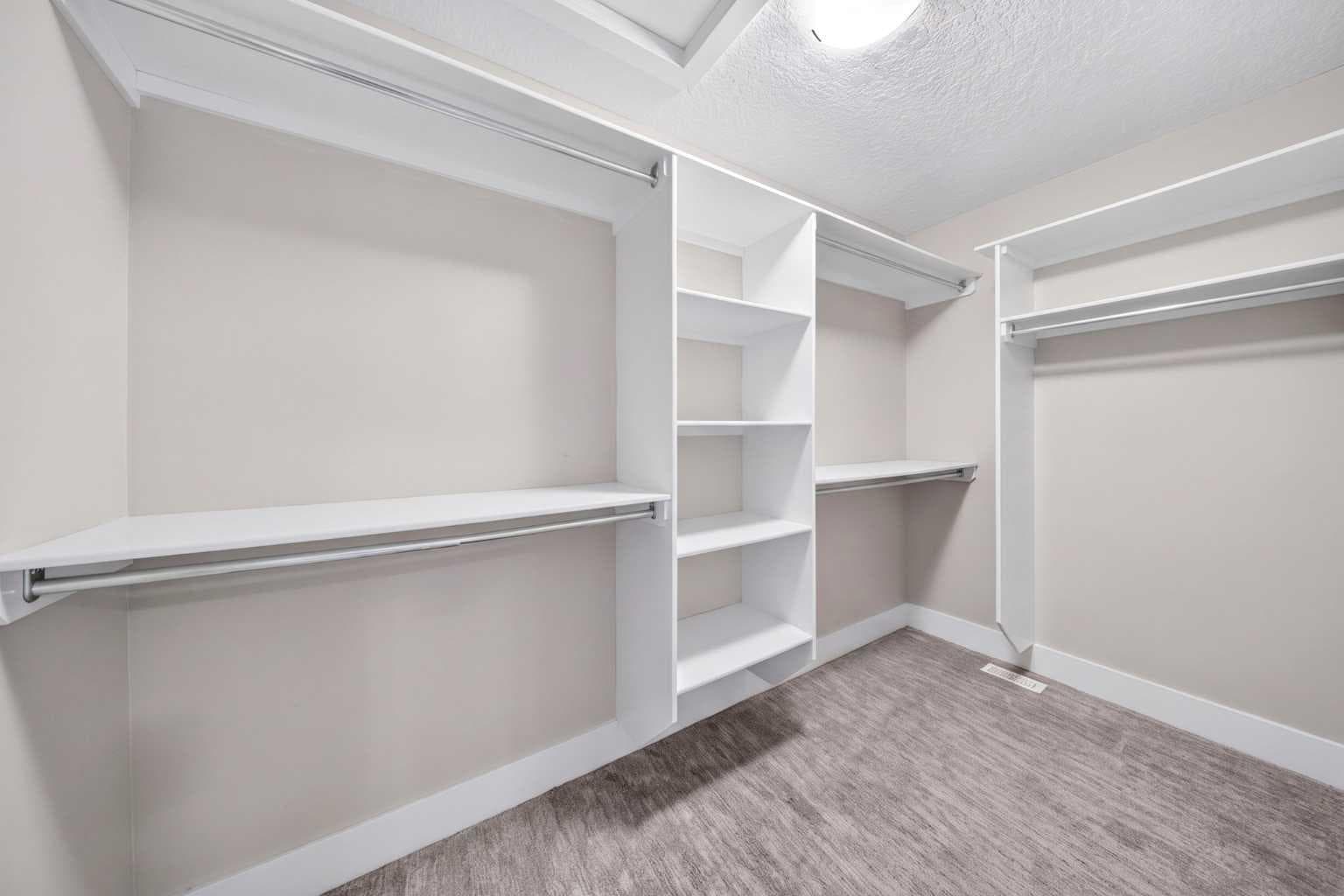 160 Kinniburgh Circle 