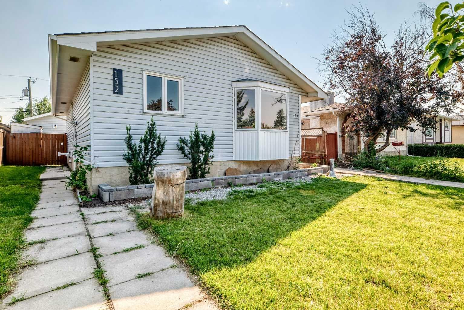 152 Maranda Close NE