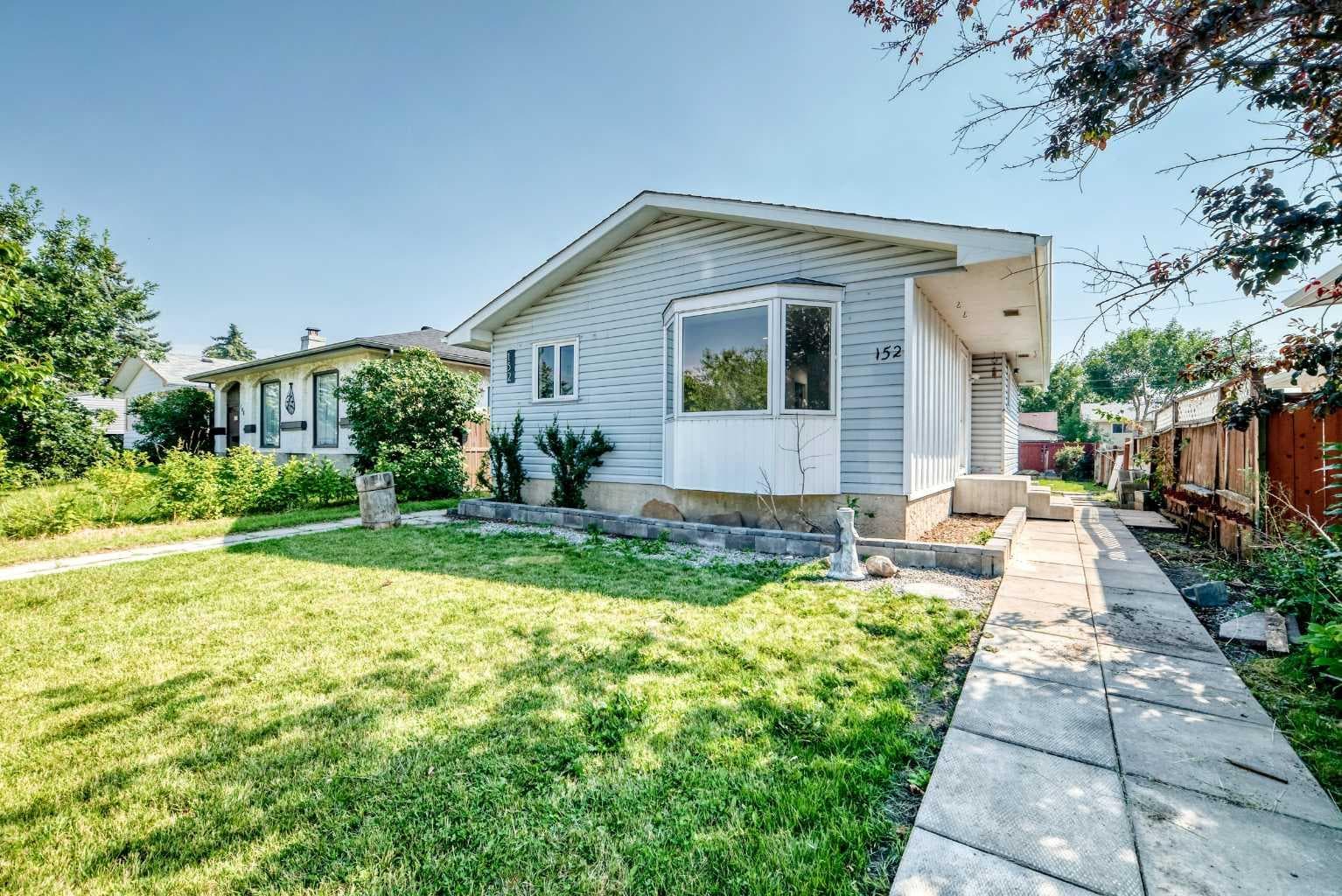 152 Maranda Close NE
