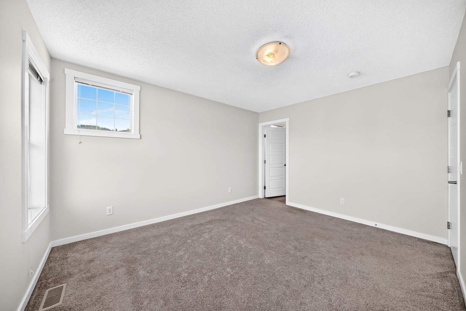 428 Cranbrook Square SE