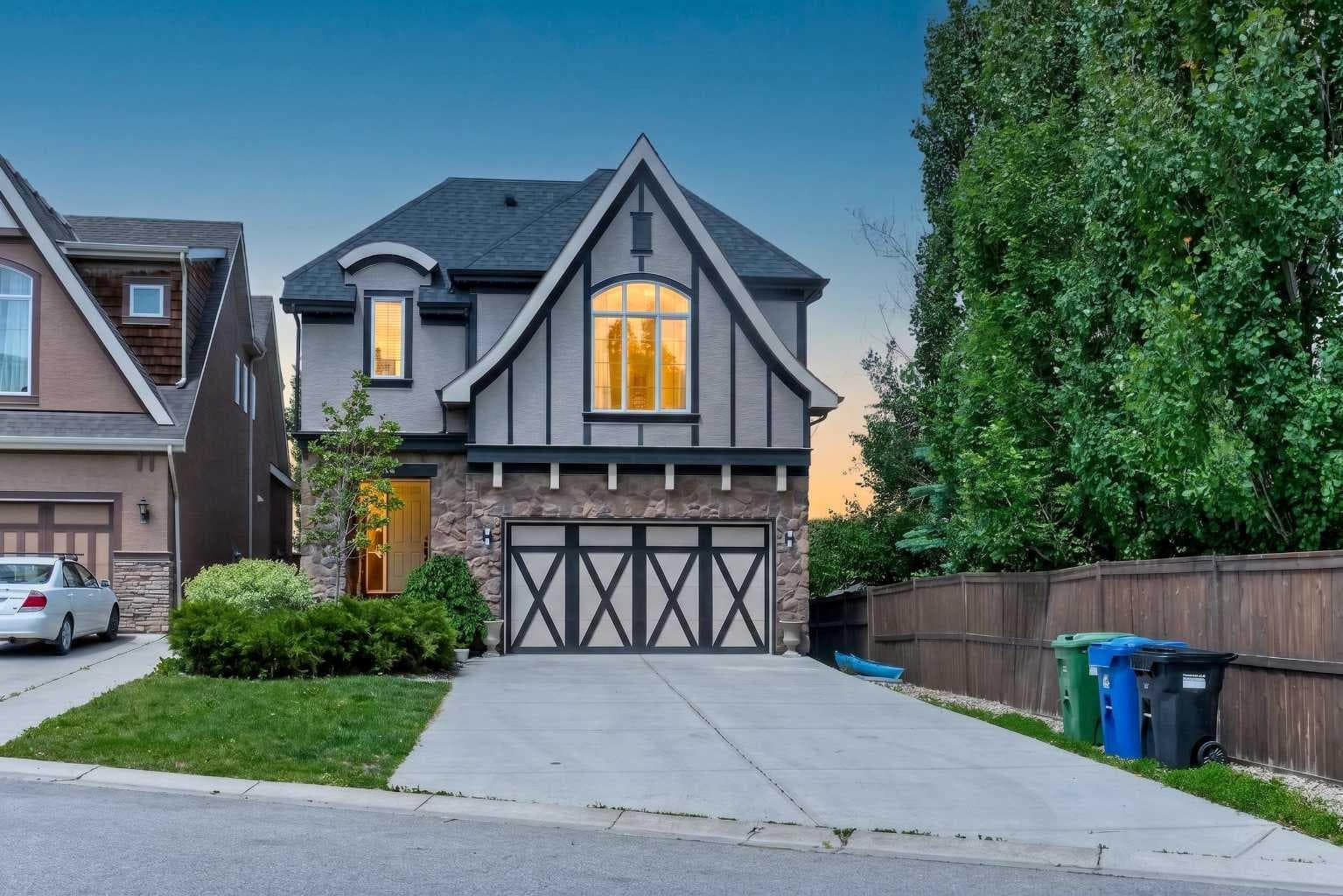 244 Mahogany Bay SE