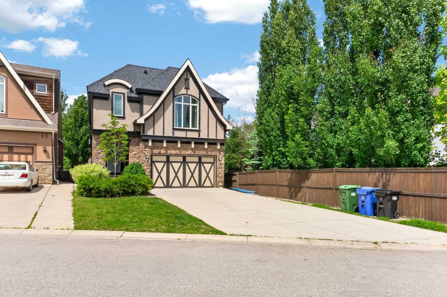 244 Mahogany Bay SE