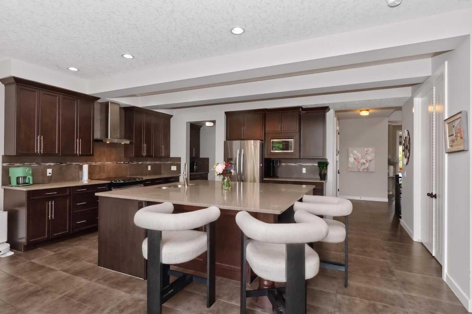 244 Mahogany Bay SE