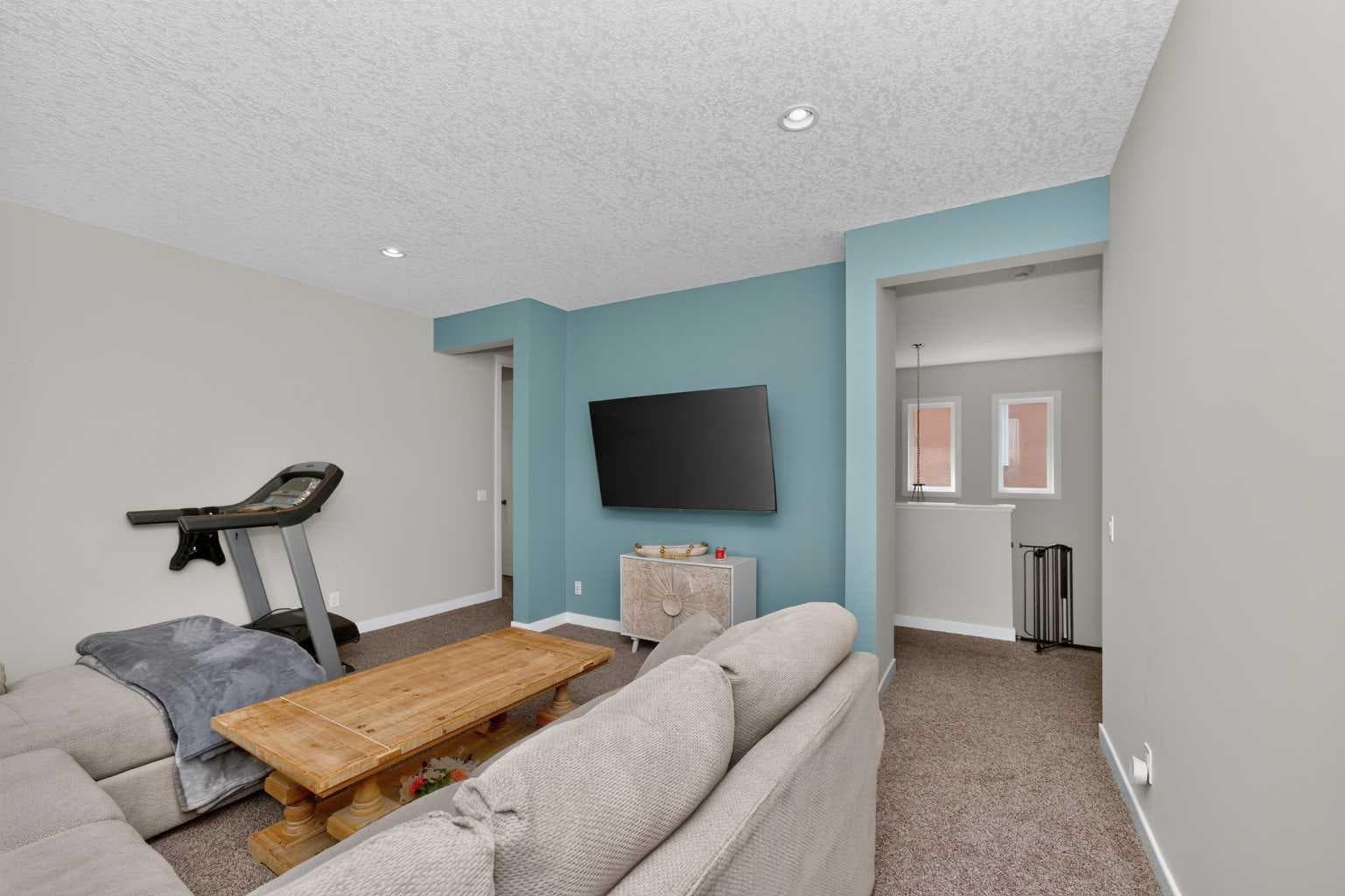 244 Mahogany Bay SE
