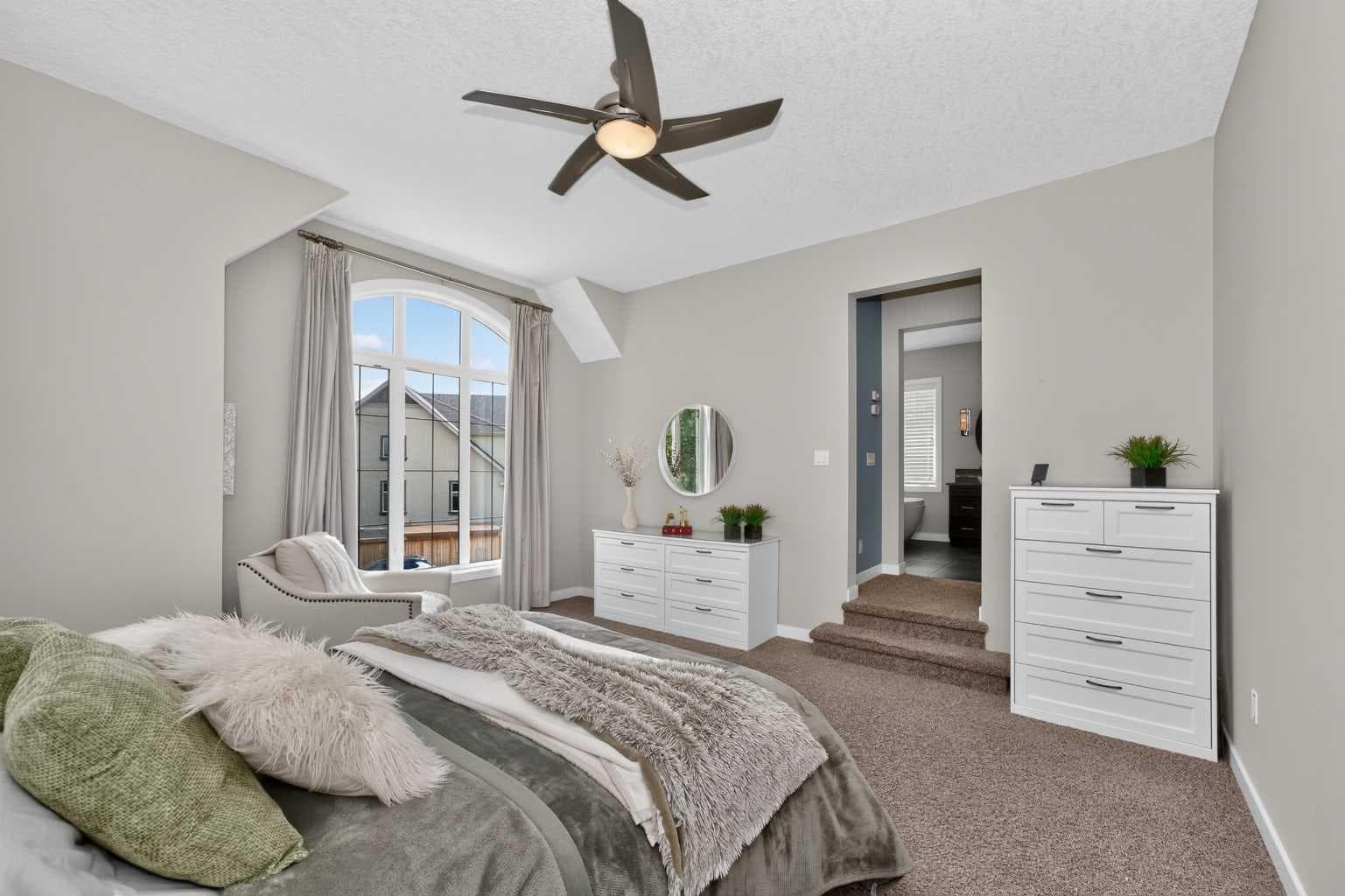 244 Mahogany Bay SE