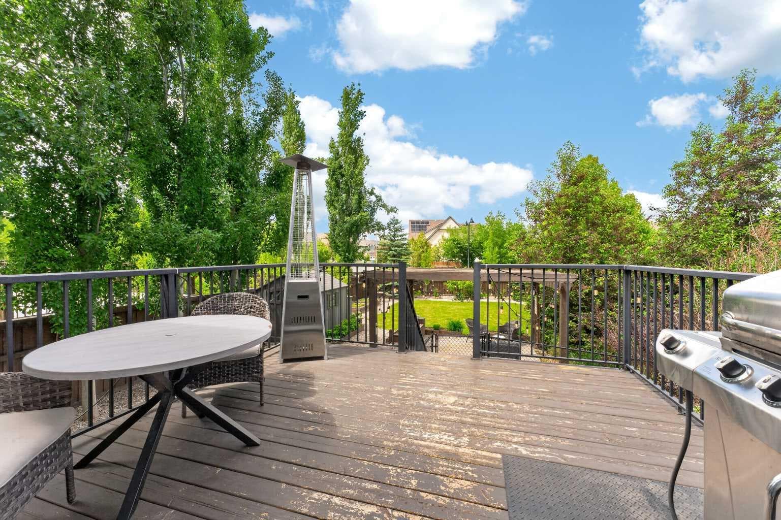 244 Mahogany Bay SE
