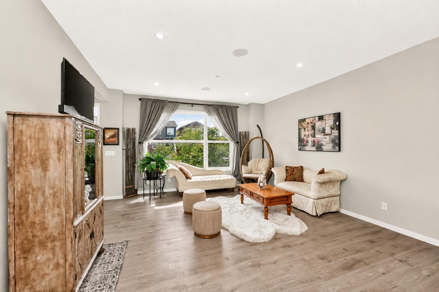 23 Lucas Boulevard NW