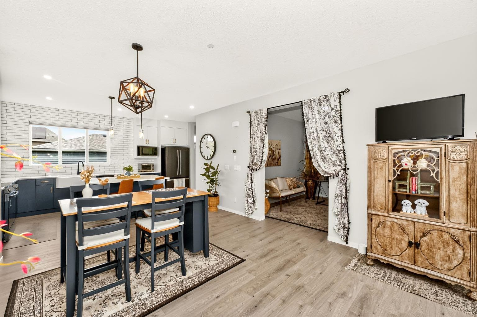 23 Lucas Boulevard NW