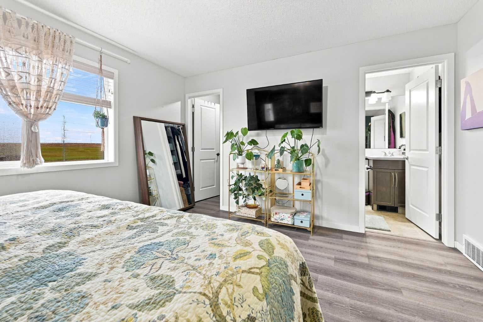 106 Autumn Crescent SE