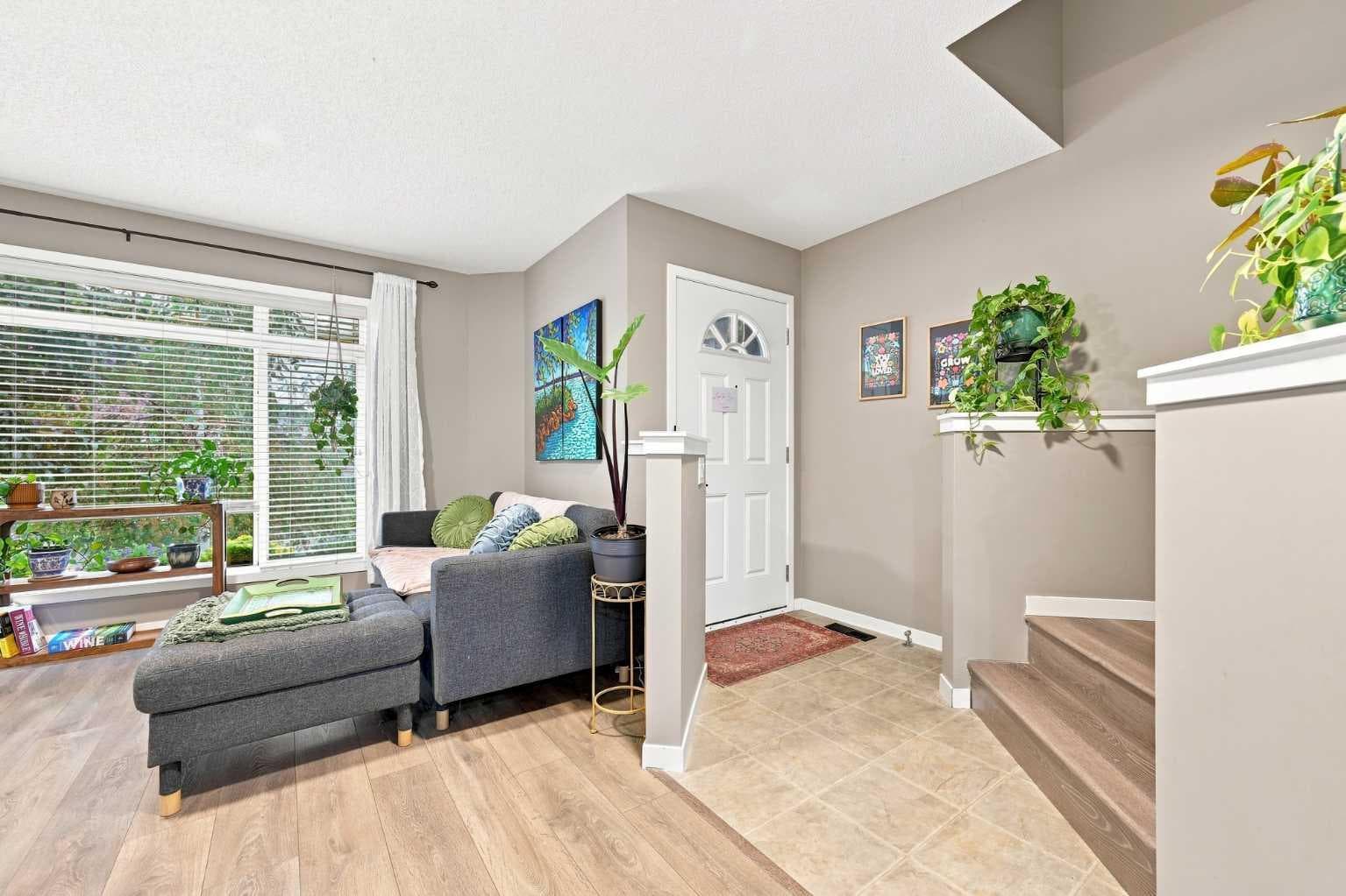 106 Autumn Crescent SE