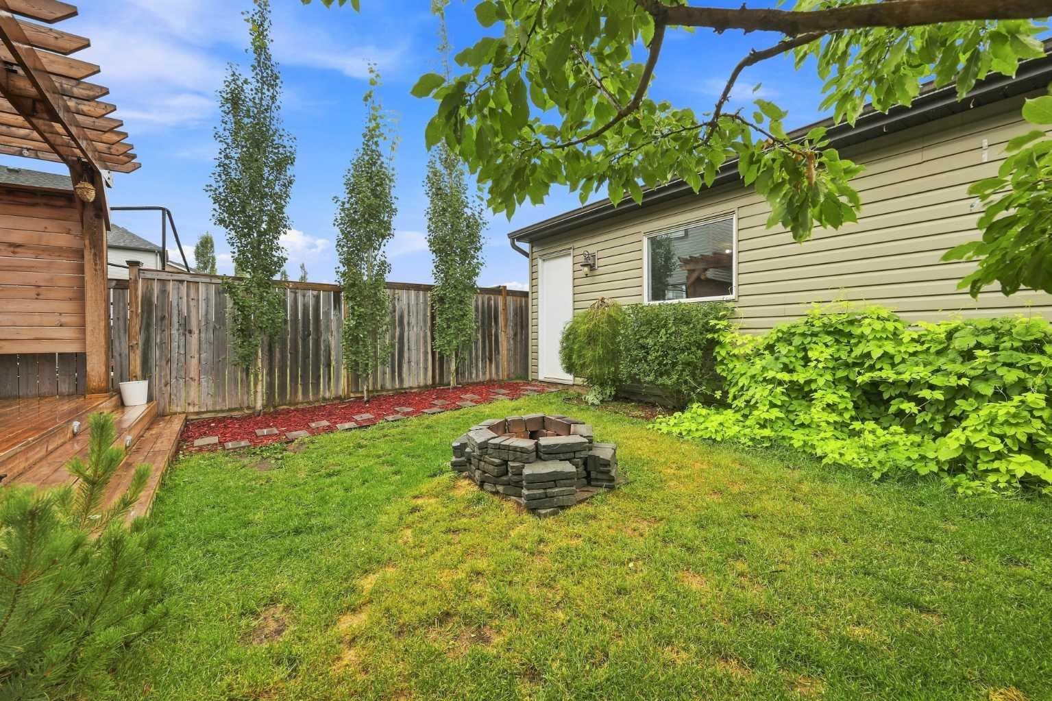 106 Autumn Crescent SE