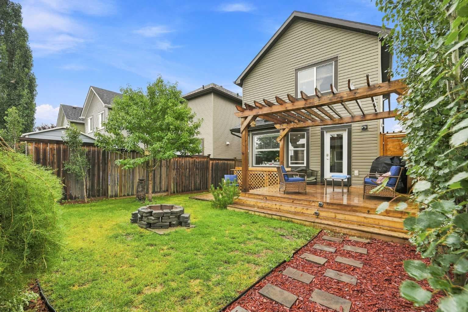 106 Autumn Crescent SE