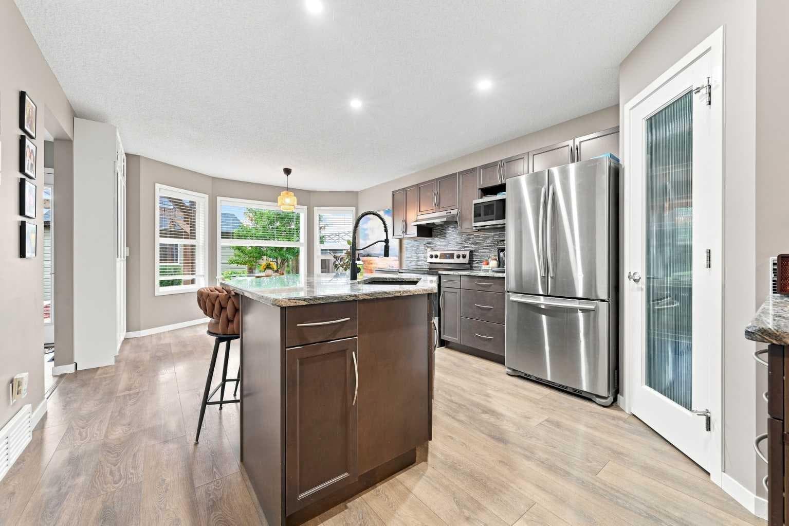 106 Autumn Crescent SE