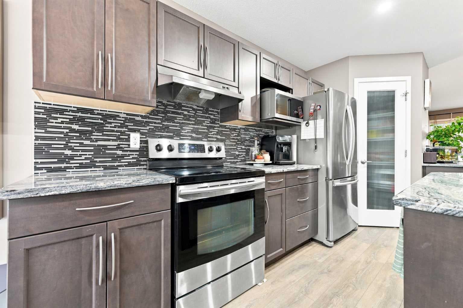 106 Autumn Crescent SE