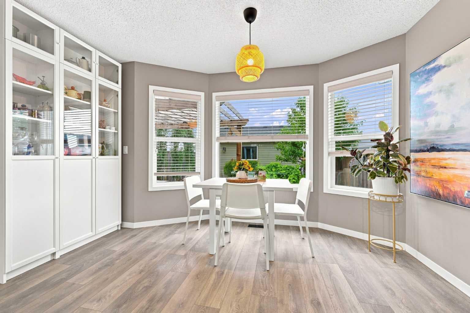 106 Autumn Crescent SE