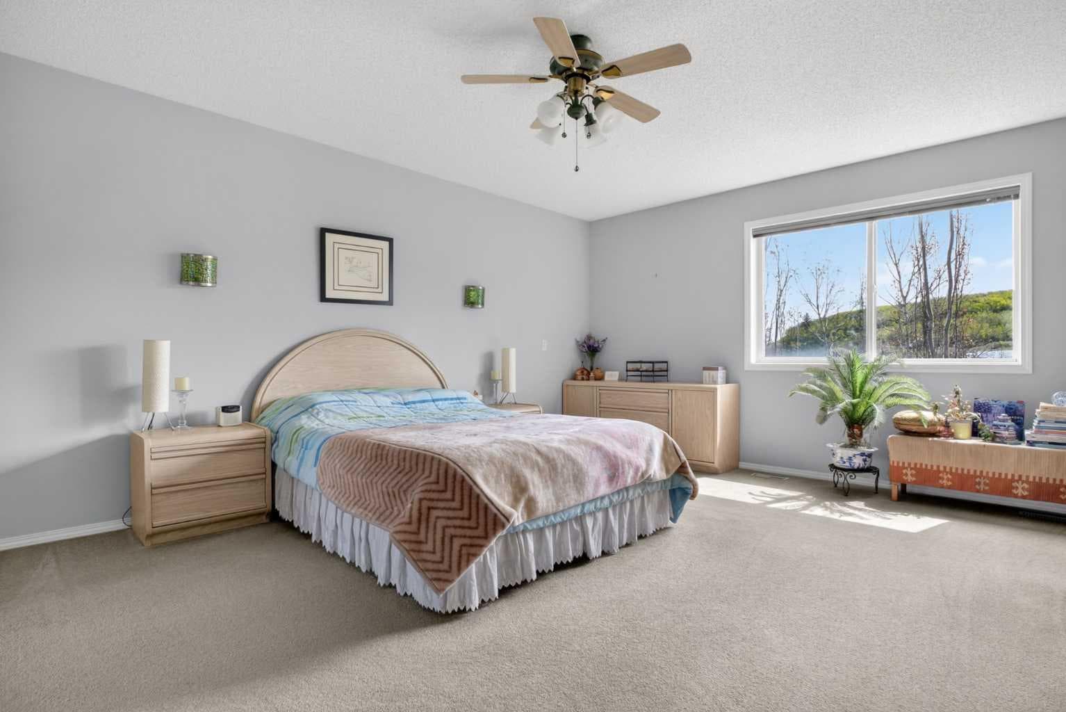 112 Valley Stream Close NW