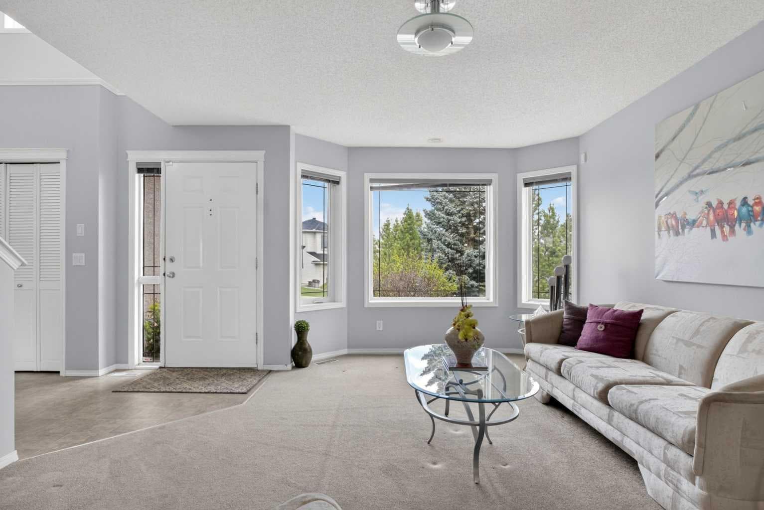 112 Valley Stream Close NW