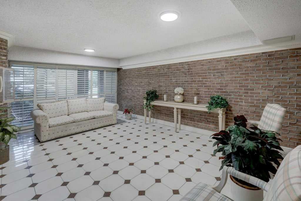 1405, 201 Braeglen Close SW