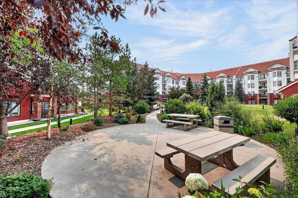 303, 70 Royal Oak Plaza NW