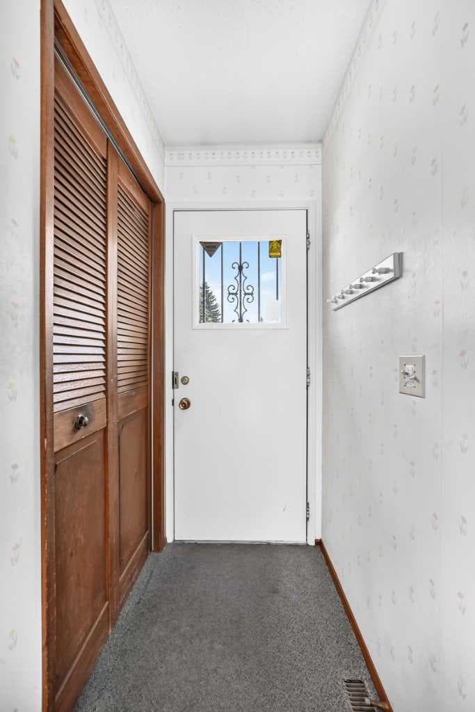 11 rundlemere Place NE