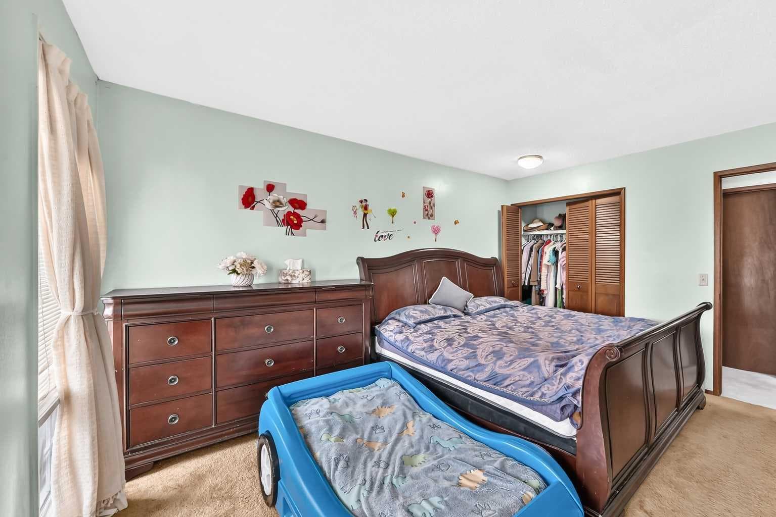 11 rundlemere Place NE